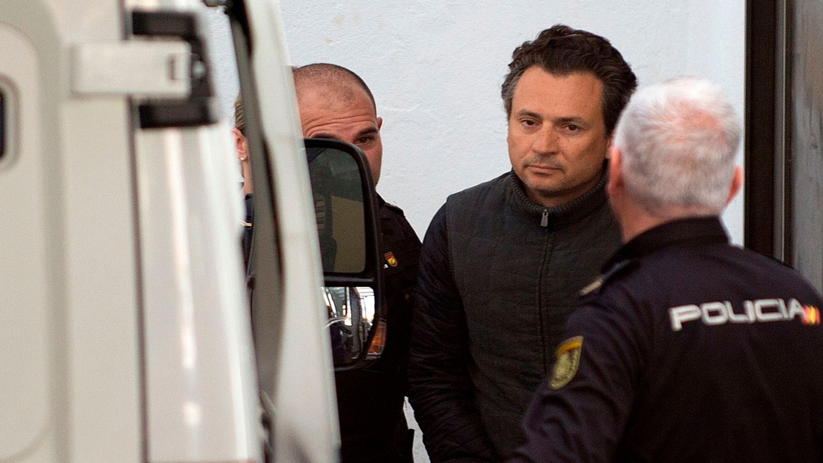 El ex director general de Pemex acusa de aceptar sobornos millonarios a tres de los cinco últimos presidentes de México