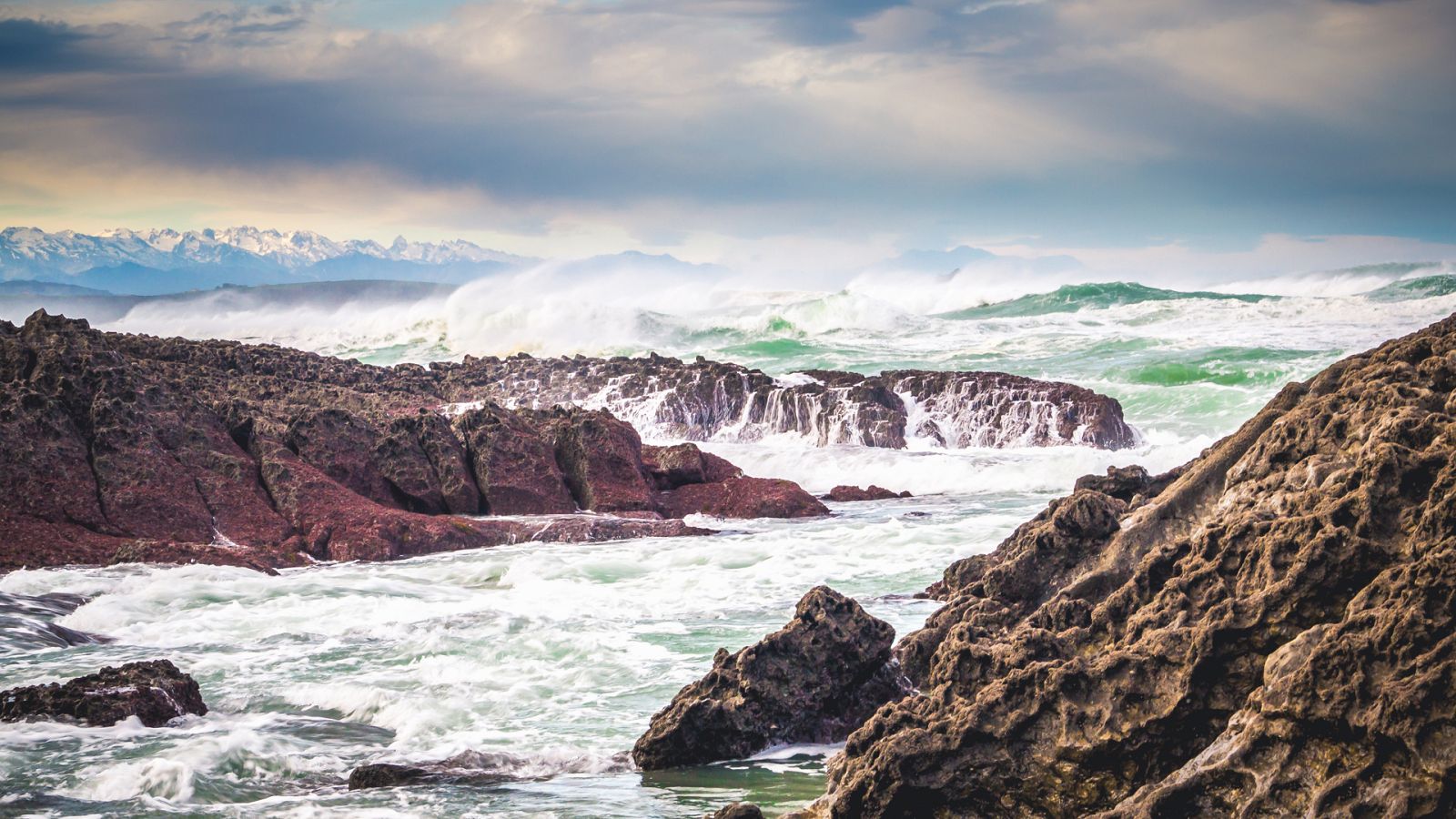 Precipitaciones localmente fuertes en el entorno del Cantábrico oriental - ver ahora