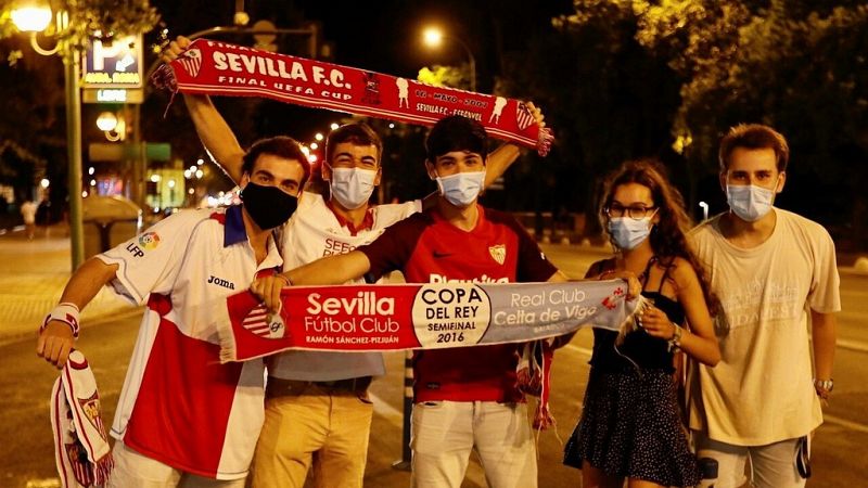 Alegría contenida en Sevilla, euforia desmedida en Colonia