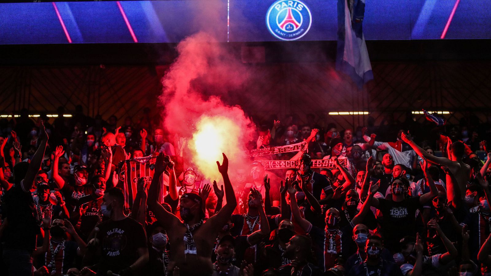 Celebraciones en Múnich y tristeza en París