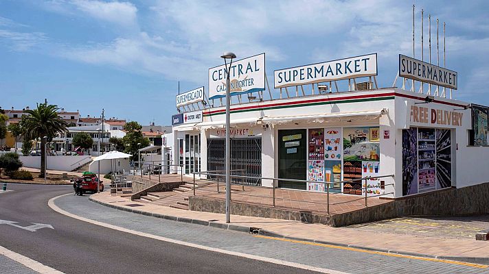 Las ventas en los supermercados de las zonas costeras se desploma un 15 % por la falta de turistas
