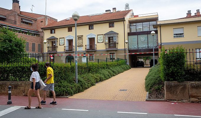 Gobierno y comunidades analizan la situación de las residencias en pleno repunte