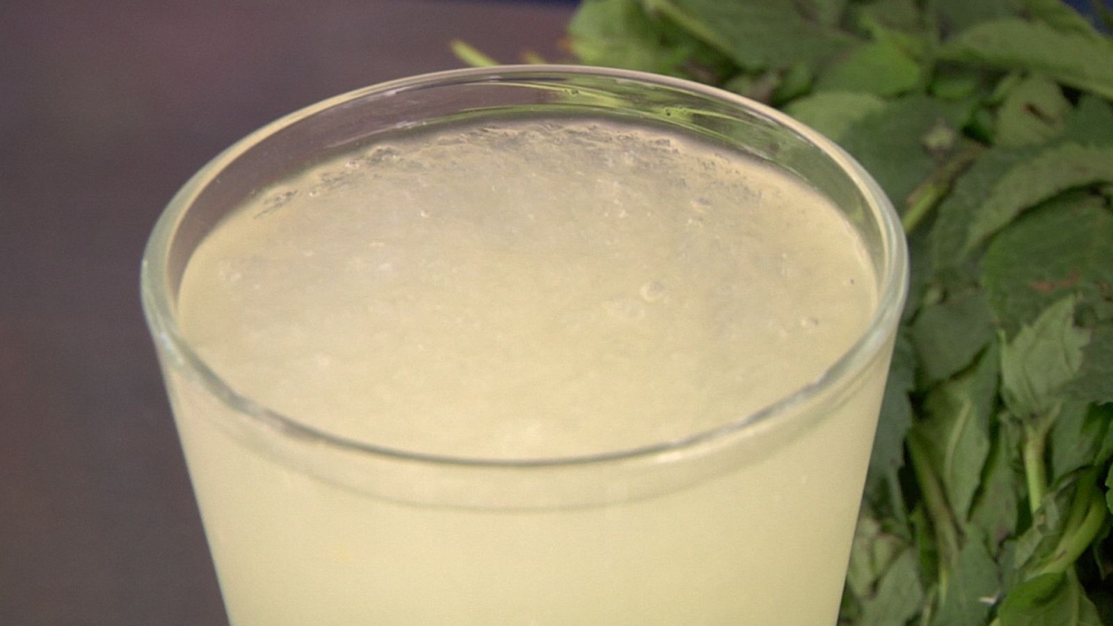 Cómo preparar un granizado de limón revitalizante