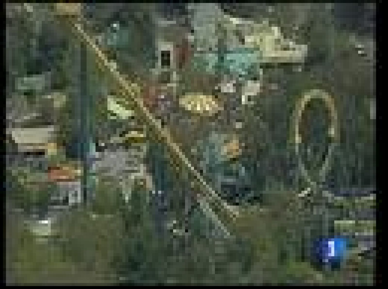 En California, 24 personas han estado varias horas suspendidas en el aire por un fallo en una montaña rusa | Ver