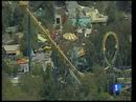  - Colgados a veinte metros