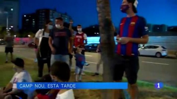 Aficionados del Barça piden la dimisión de Bartomeu a las puertas del Camp Nou