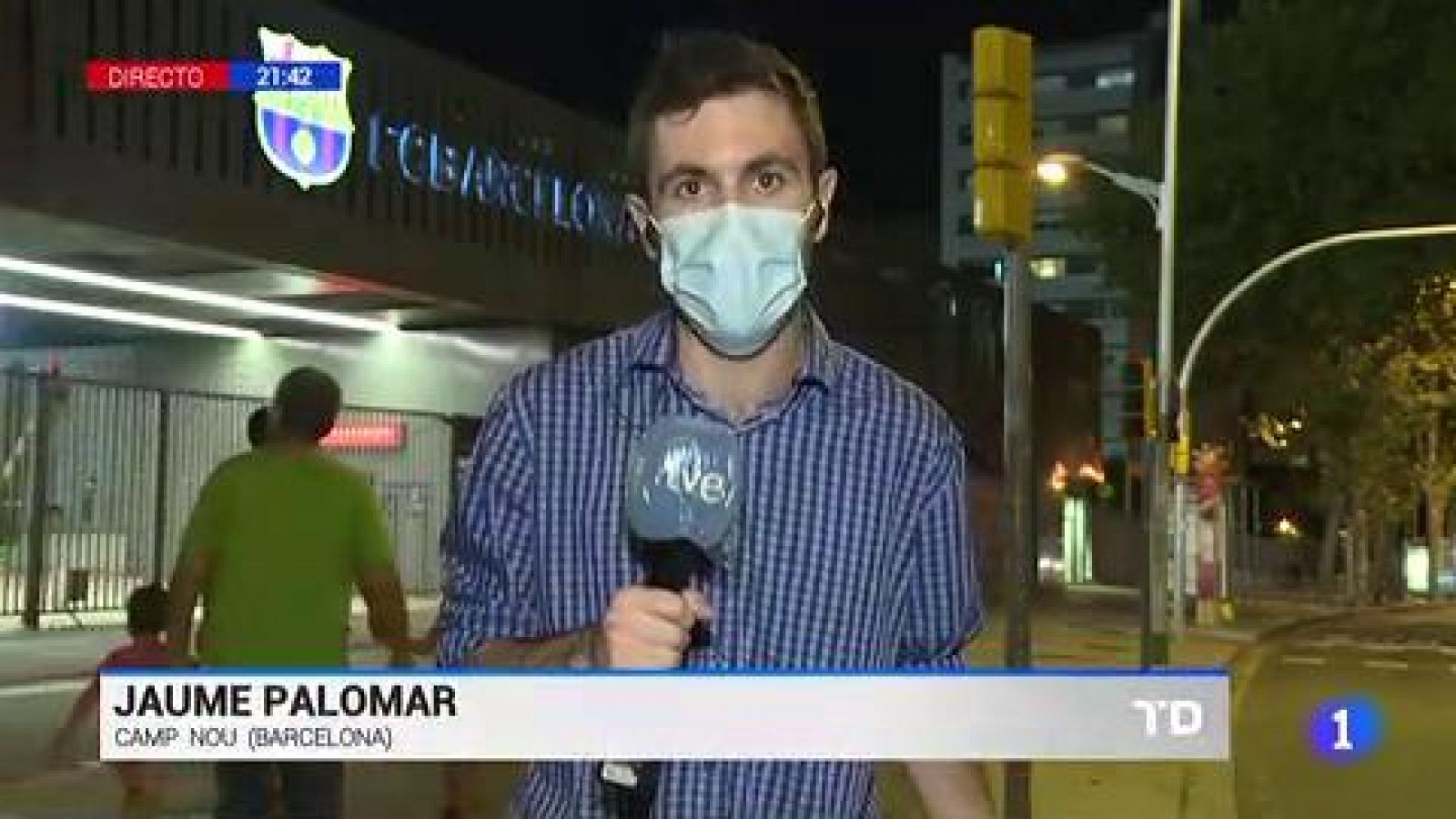 Siguen las protestas de aficionados culés en el Camp Nou