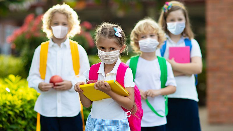 Los centros escolares estarán abiertos todo el curso y la mascarilla será obligatoria a partir de los seis años