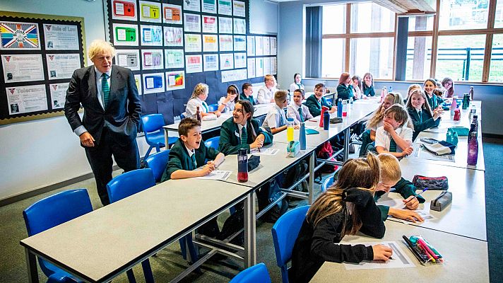 Telediario 1 - Johnson asegura que las escuelas son seguras en Reino Unido