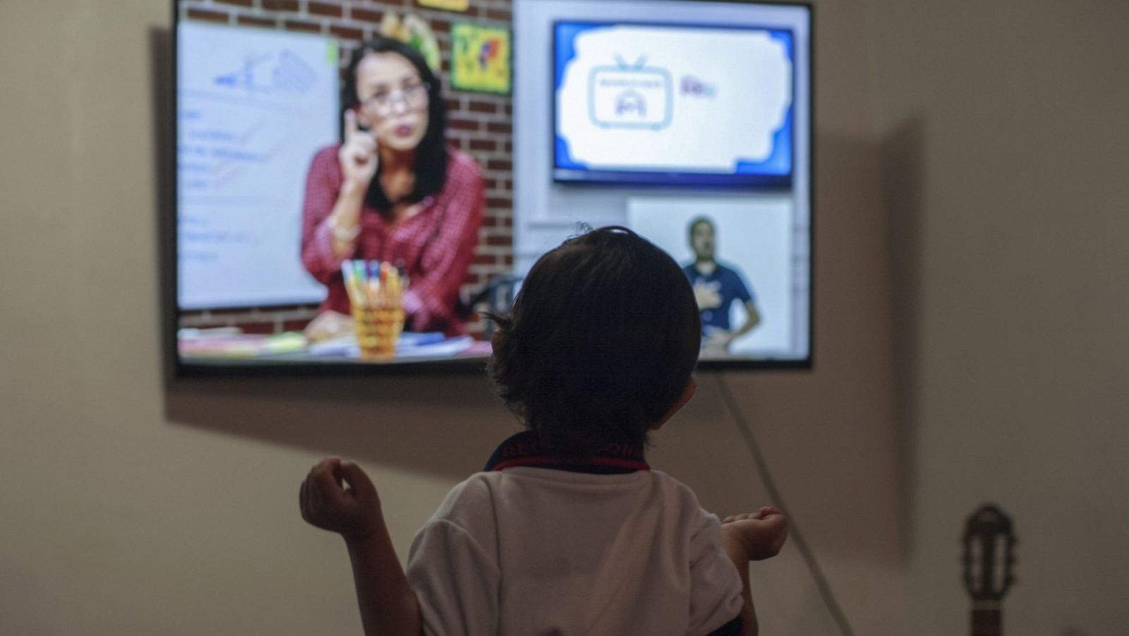 Los alumnos mexicanos recibirán clases por televisión debido a la pandemia
