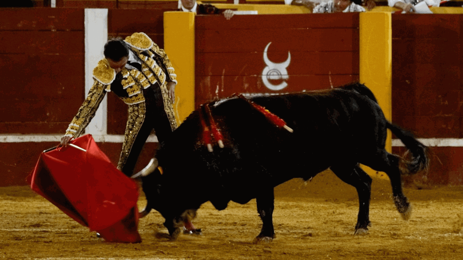 Enrique Ponce se queda sin torear a última hora en Alcalá de Henares