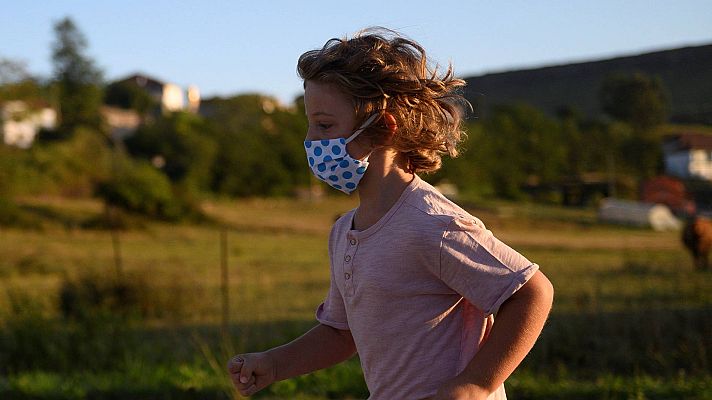 Telediario 1 - Los menores suponen entre el 1 y el 2 % de los casos de coronavirus en el mundo, según un estudio