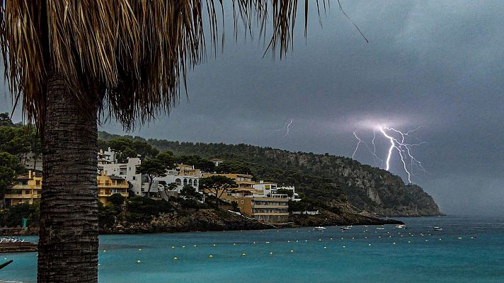 Telediario 1 - Agosto se despide con tormentas en la mitad este peninsular y Baleares