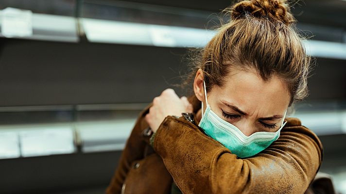 Telediario 1 - ¿Qué síntomas diferencian a la gripe común de la COVID-19?