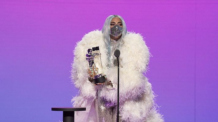 Telediario 1 - Lady Gaga triunfa en los premios MTV con cinco galardones