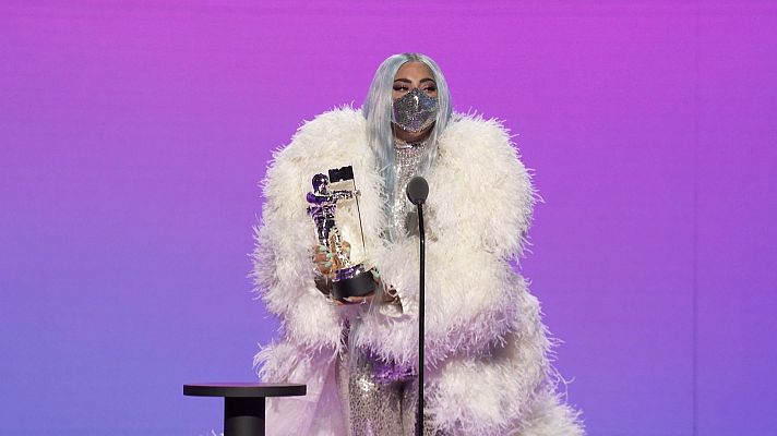 Lady Gaga triunfa en los premios MTV con cinco galardones
