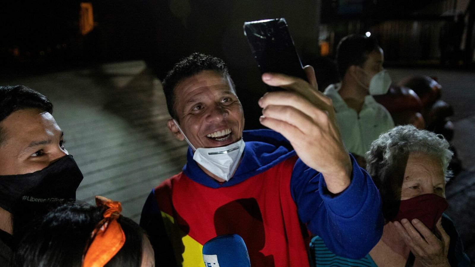 Maduro libera a 110 opositores