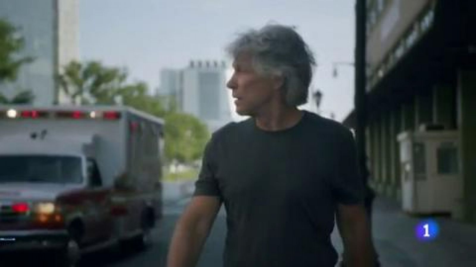 Telediario 1: Jon Bon Jovi homenajea a los héroes neoyorquinos de la pandemia | RTVE Play