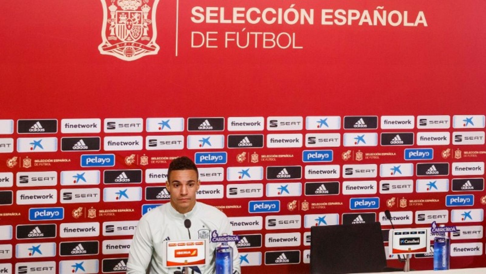 Selección Española | Rdrigo: "Me da pena la situación del Valencia"