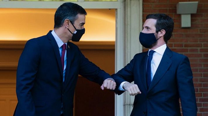 Sánchez recibe a Casado en la Moncloa 