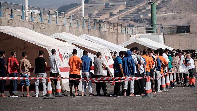 Canarias registra cuatro brotes de coronavirus en centros de acogida de migrantes