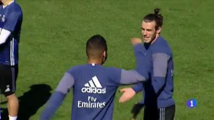 Telediario 1 - Gareth Bale acusa al Madrid de no dejarle marchar