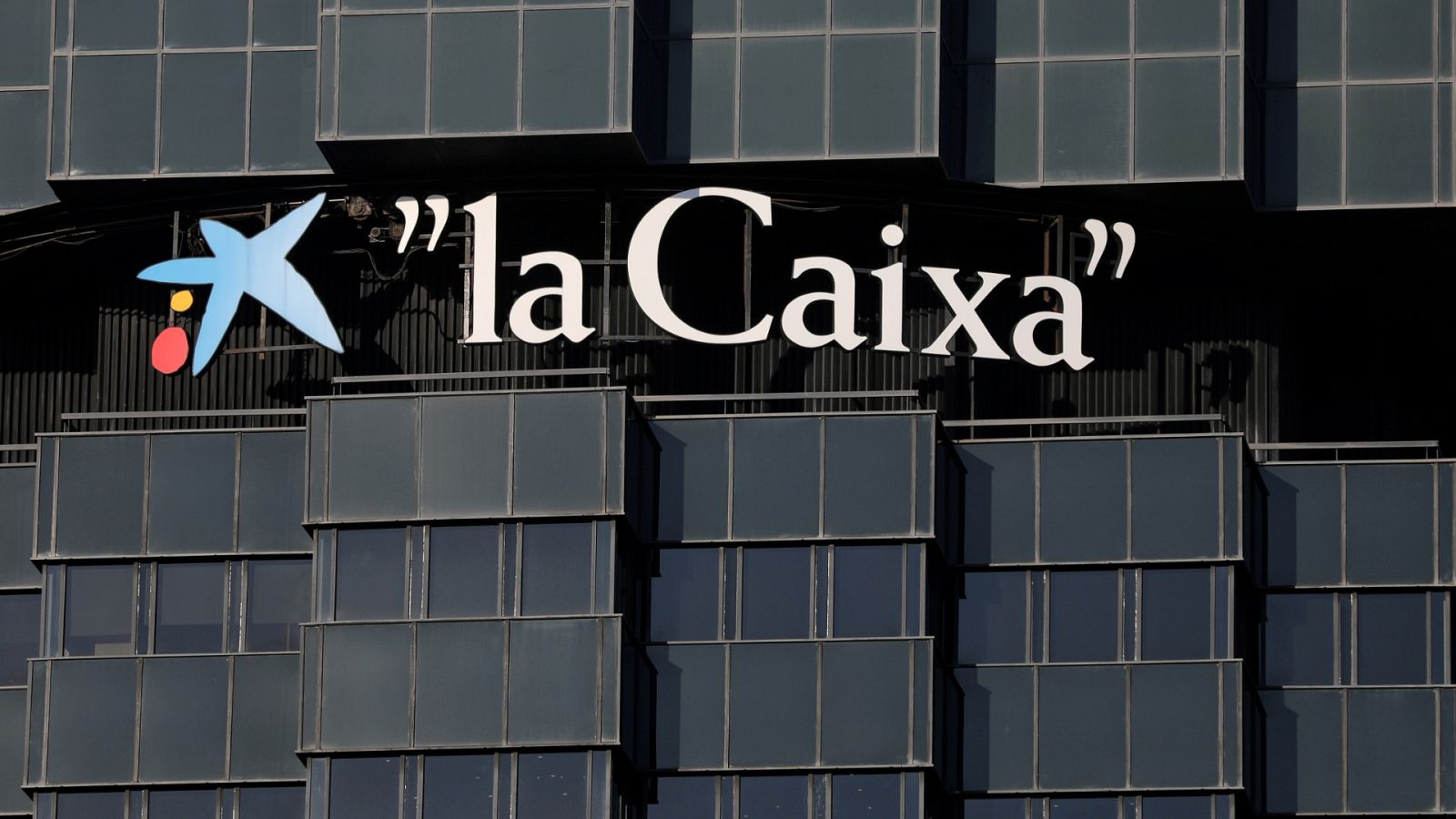 Fusión Caixabank-Bankia  Cuántas oficinas tienen Bankia y