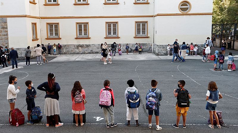 Cinco comunidades arrancan un curso escolar marcado por las medidas anti COVID-19