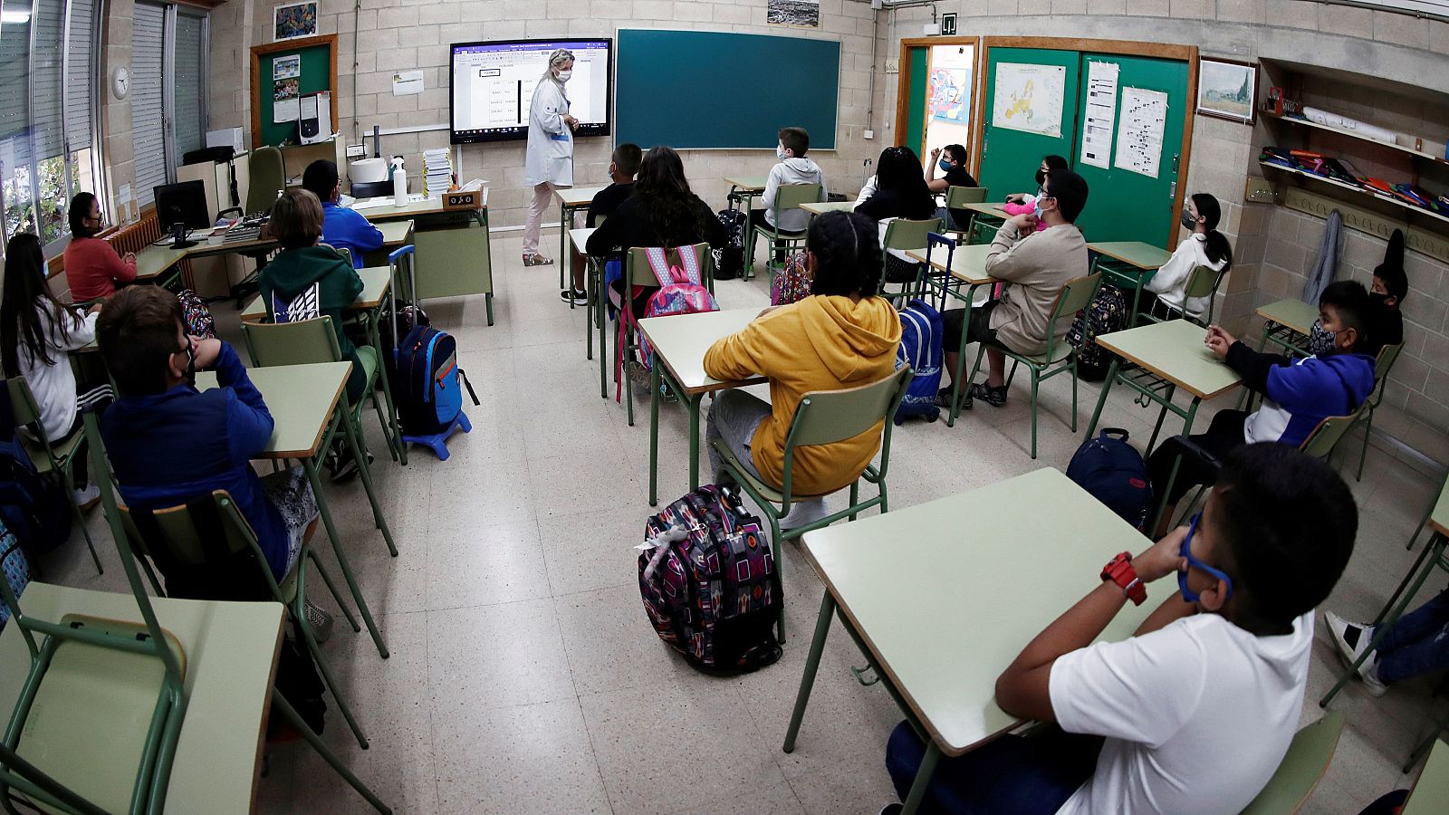 Coronavirus - Ignacio de Blas, epidemiólogo: "El riesgo cero en las aulas no existe" - RTVE.es - Telediario 1 | Ver