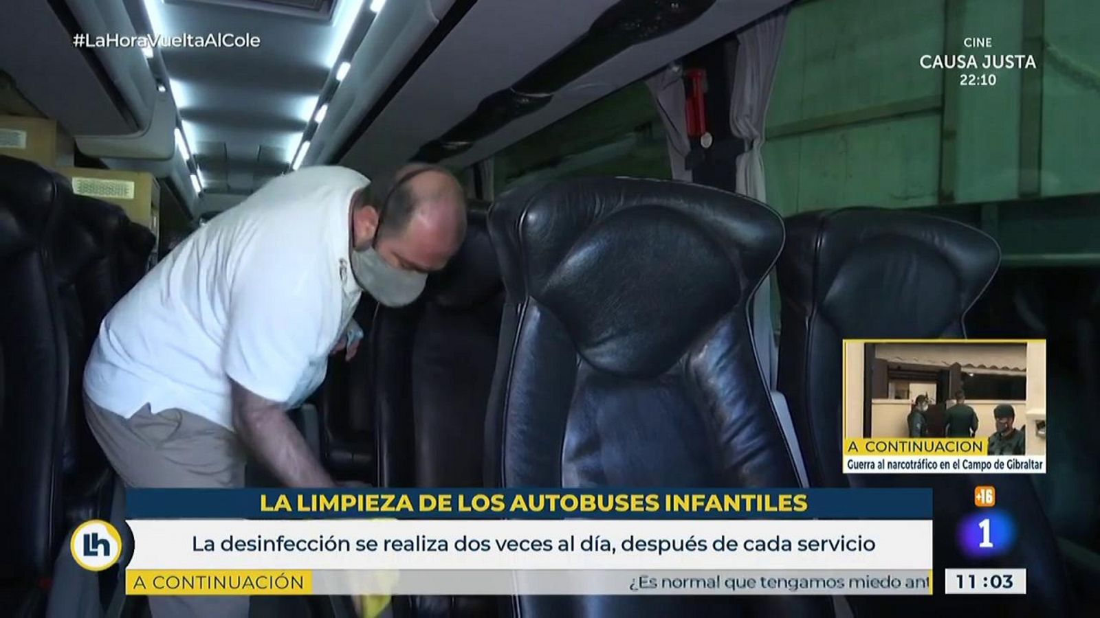 Así se hace la limpieza de los autobuses infantiles