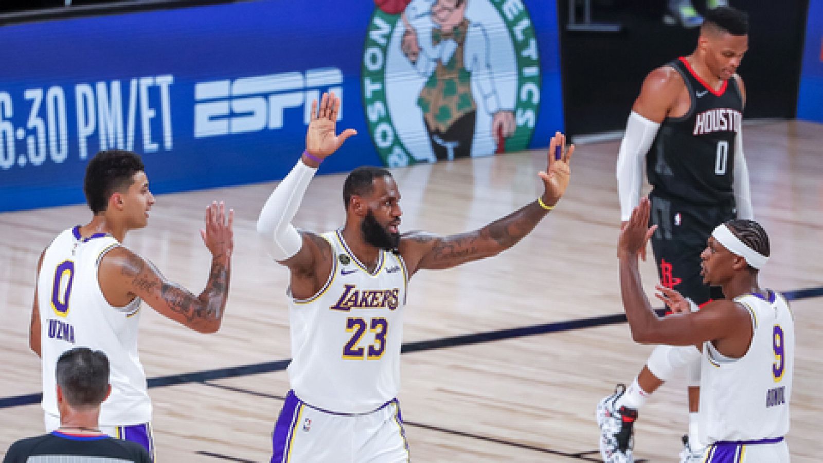 Los Lakers toman ventaja y Miami alcanza las finales del Este