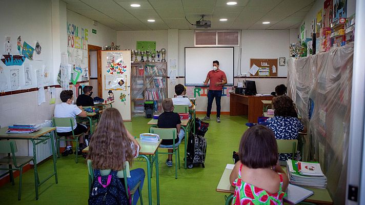 Celaá pide a los padres extremar la precaución con las relaciones sociales de los niños