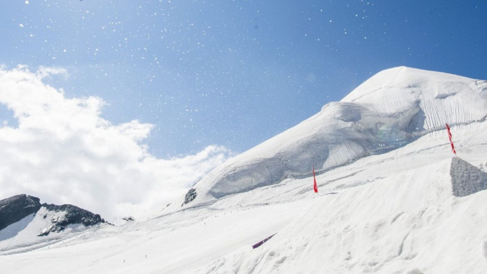 El esquí alpino, snowboardcross y freeski español ya entrena en Saas Fee 