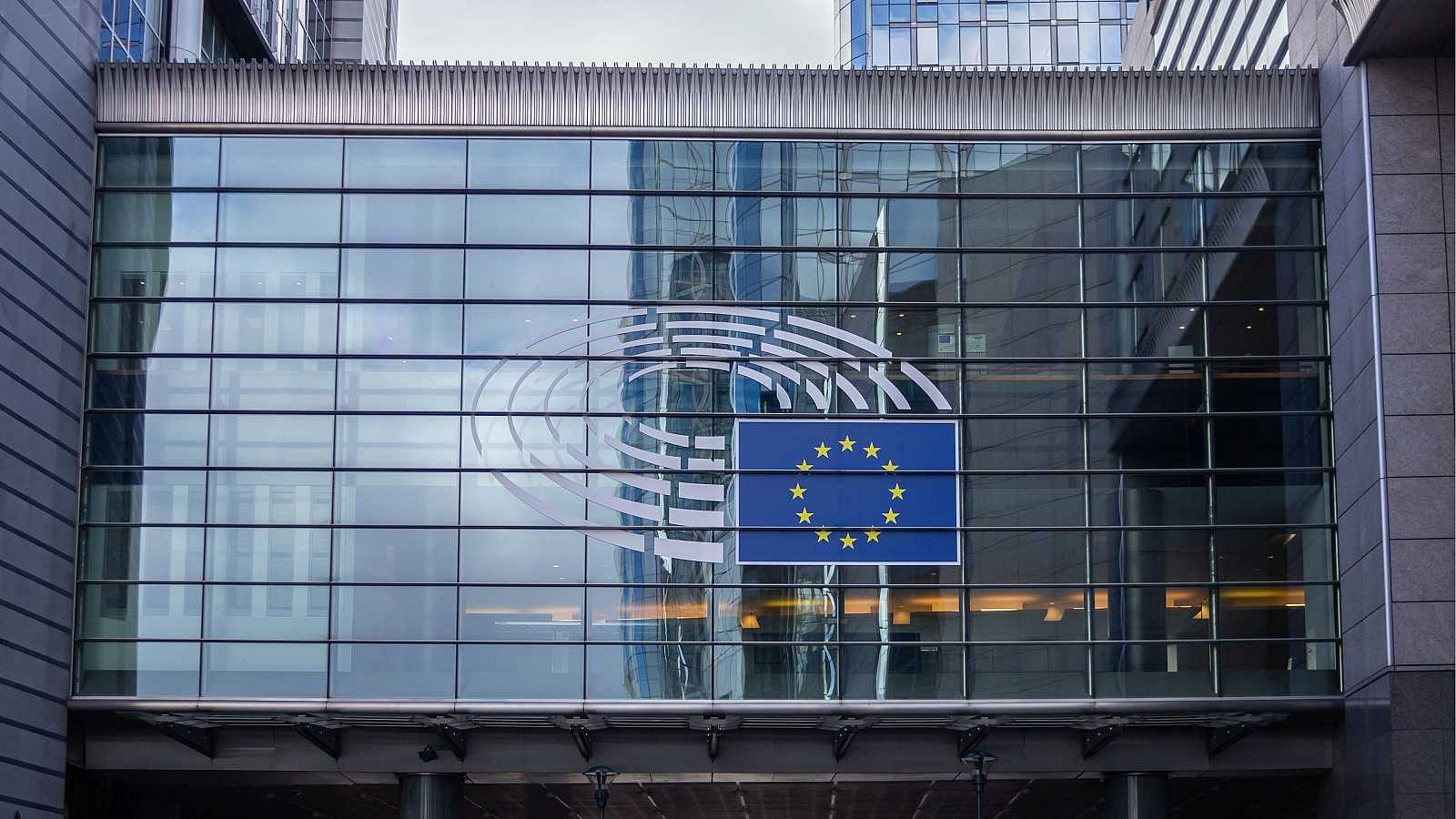 El BCE mejora su previsión de contracción económica para este año hasta el 8 %