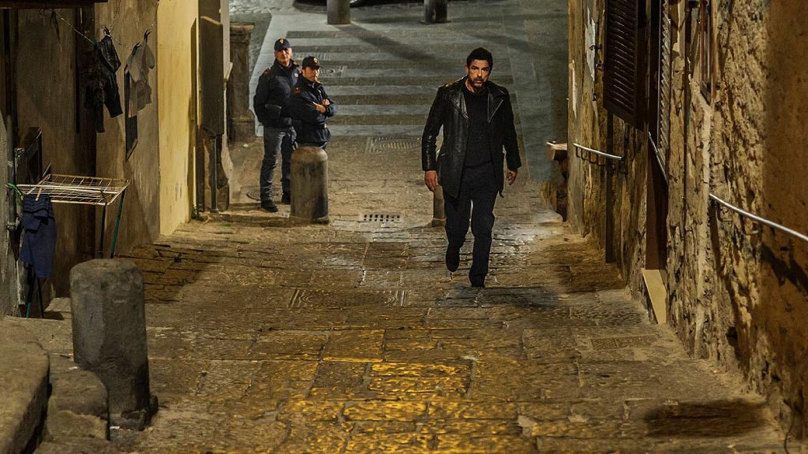 Los bastardos de Pizzofalcone T2 Capítulo 7 Bebés RTVE.es