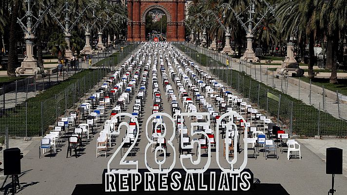 Telediario 1 - Ofrendas con distancia de seguridad y mensajes políticos en el arranque de una Diada atípica