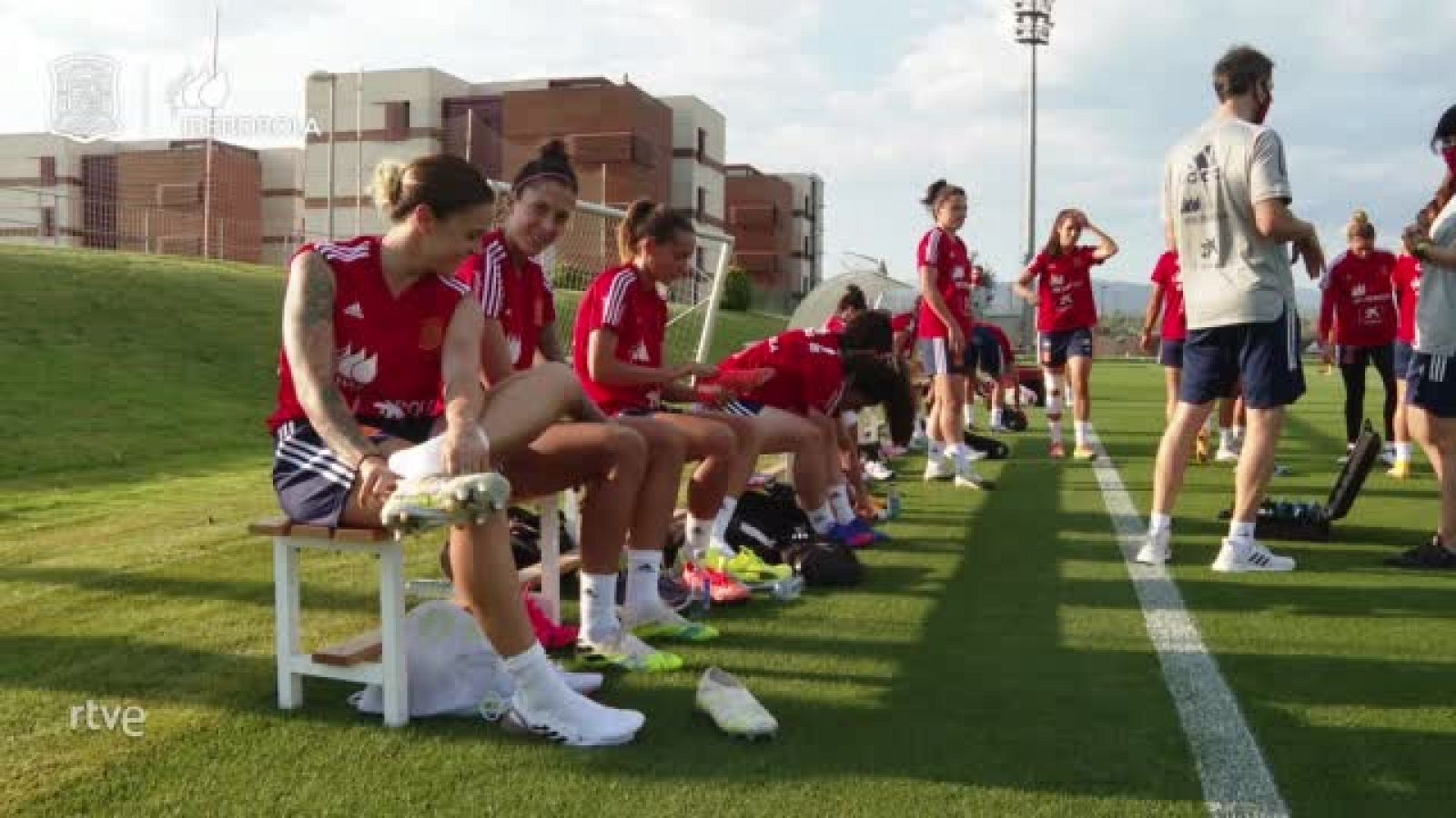 Fútbol | La selección femenina se entrena en Las Rozas