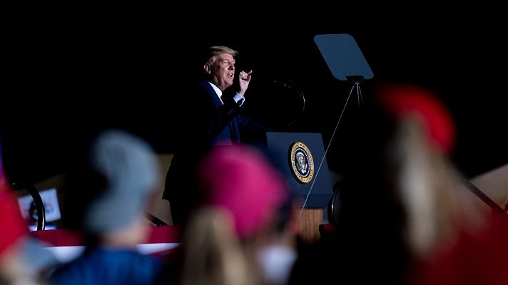 Especial Coronavirus - Trump desafía las normas sobre COVID-19 con un mitin en Nevada