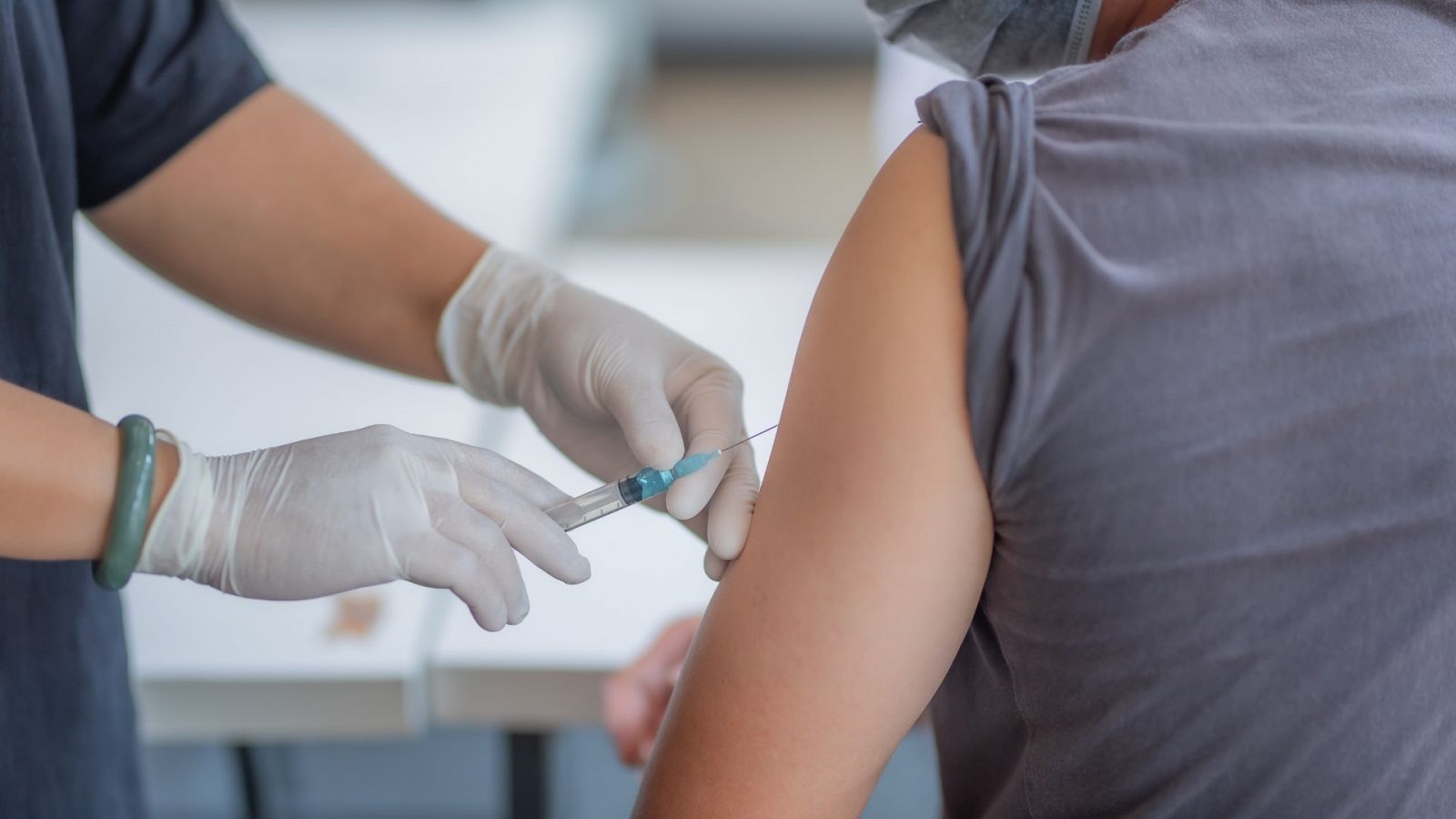 Arranca en España el primer ensayo clínico con humanos de una vacuna contra la COVID