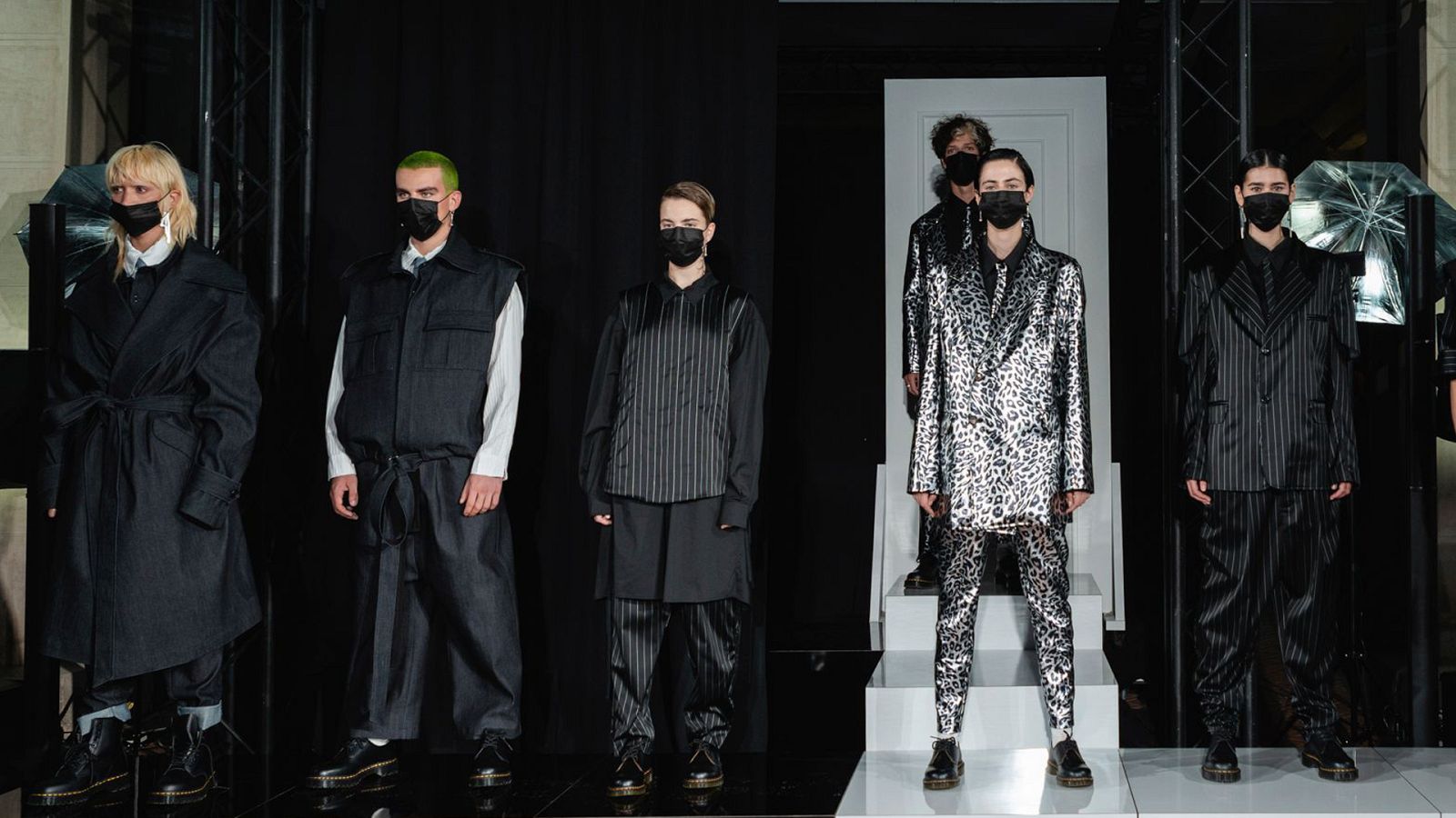 'Interlude' es la colección de 44 Studio, un trabajo que nació durante el confinamiento utilizando ropa que ya existía.