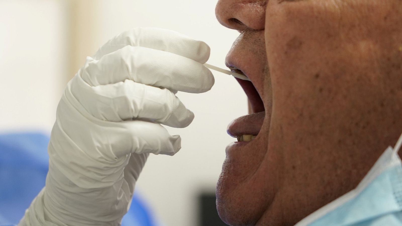 ¿Qué pasa si no me quiero hacer la prueba PCR? - La hora de La 1 | Ver