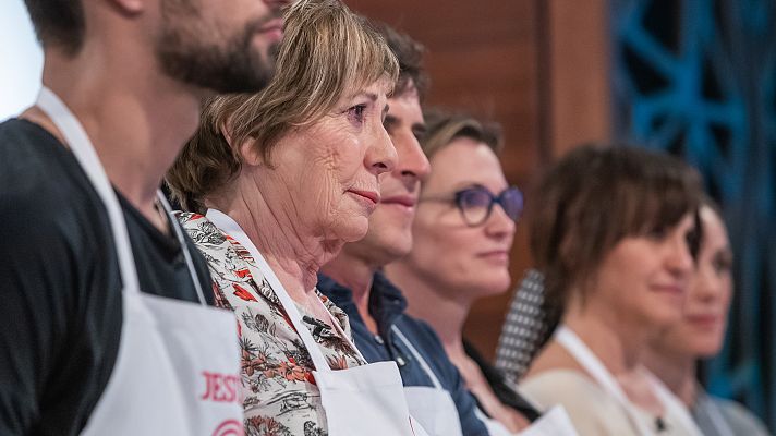 Celia Villalobos se abre y se emociona en las cocinas
