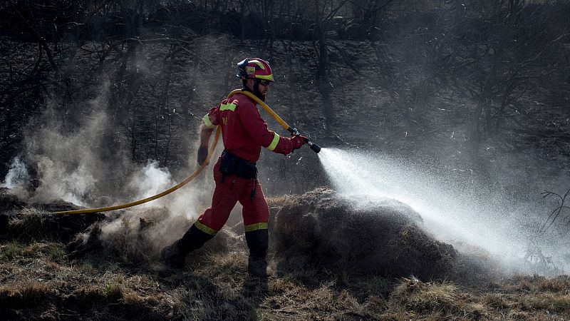 Los diez incendios que continúan activos en Galicia queman más de 9.000 hectáreas