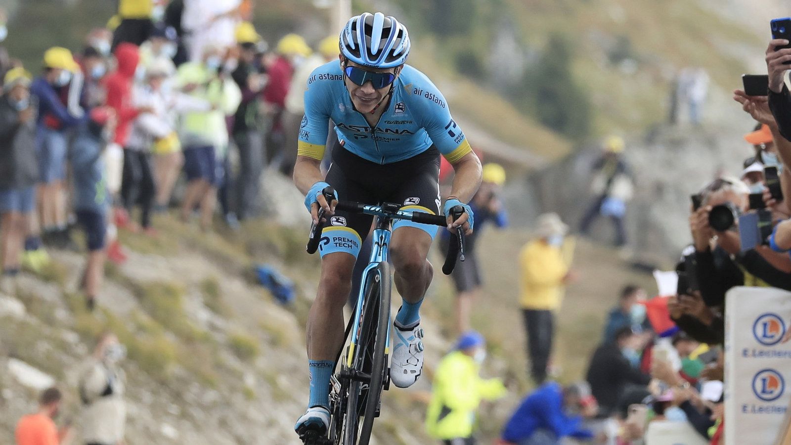 Tour 2020 | Bahrain tensa y Superman remata en Loze