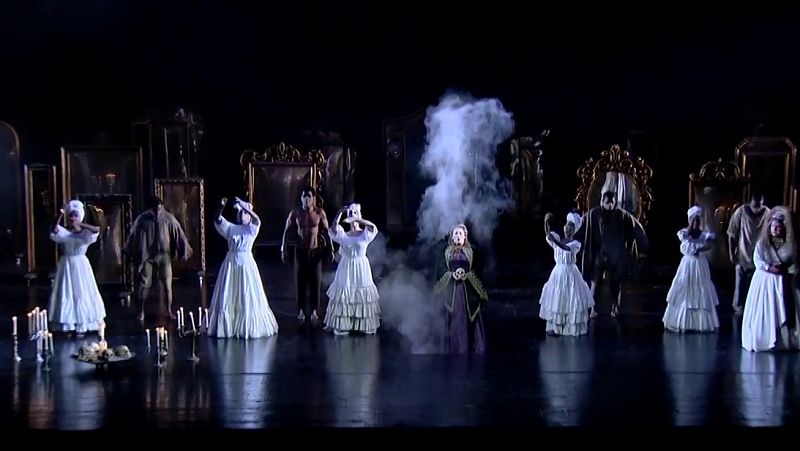 El Teatro Real reabre con mascarillas y con la obra 'Un ballo in maschera' de Verdi