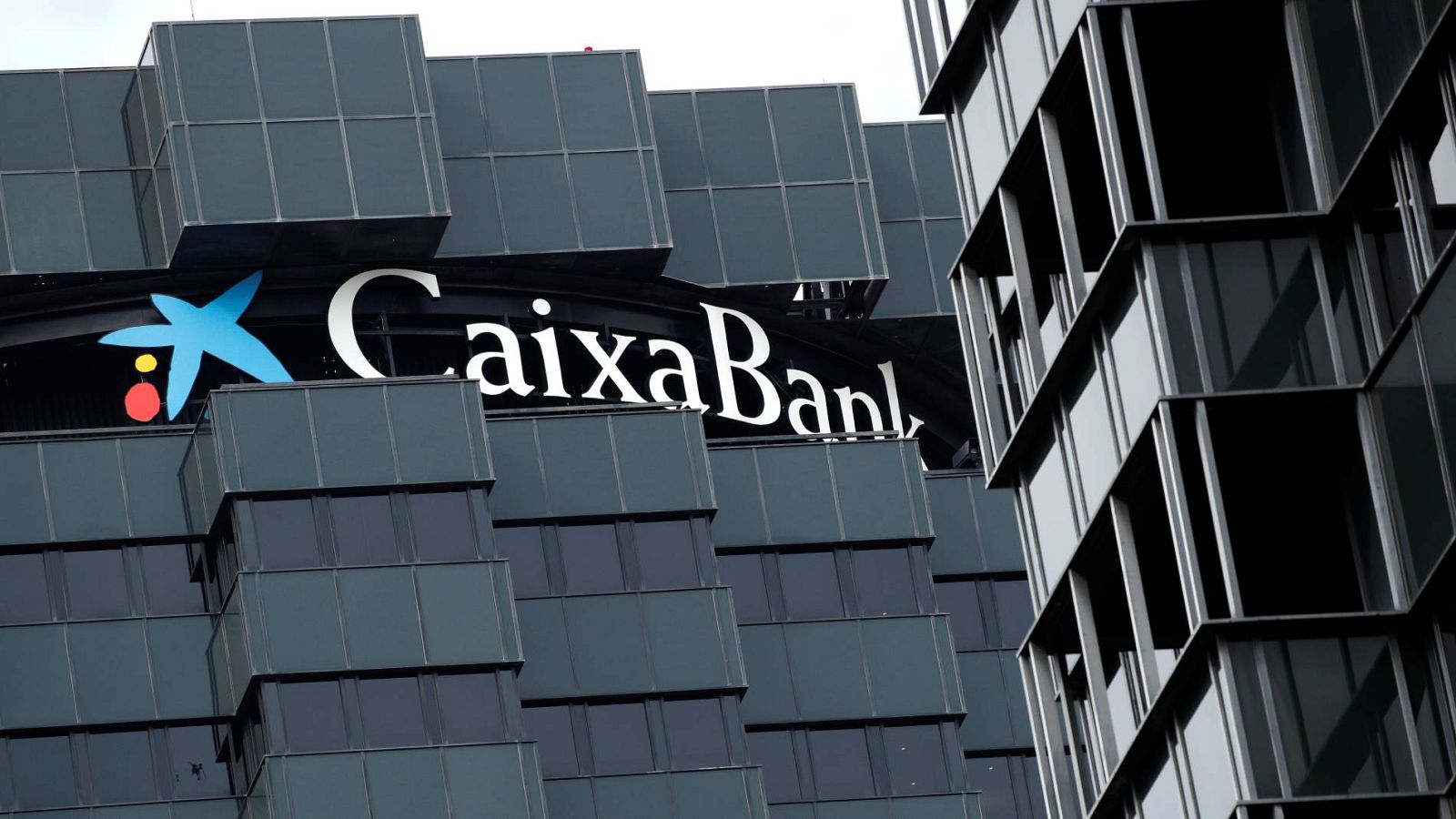Los consejos de CaixaBank y Bankia aprueban la creación del mayor banco de España