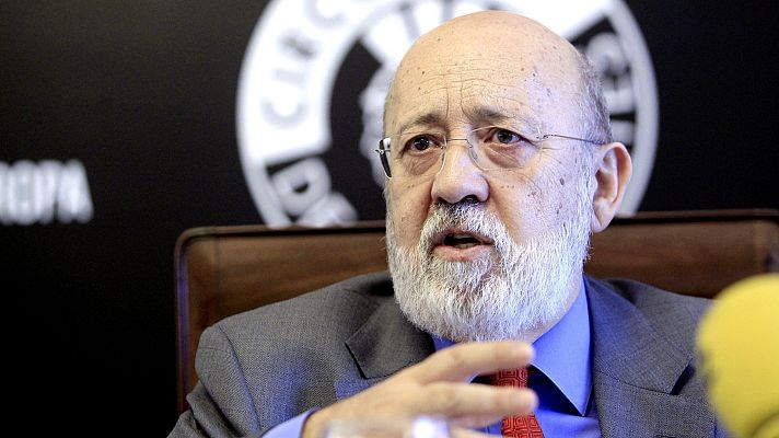 La hora de La 1 - Tezanos rechaza "abrir un debate sobre la Monarquía" en el CIS porque "no interesa" a los españoles