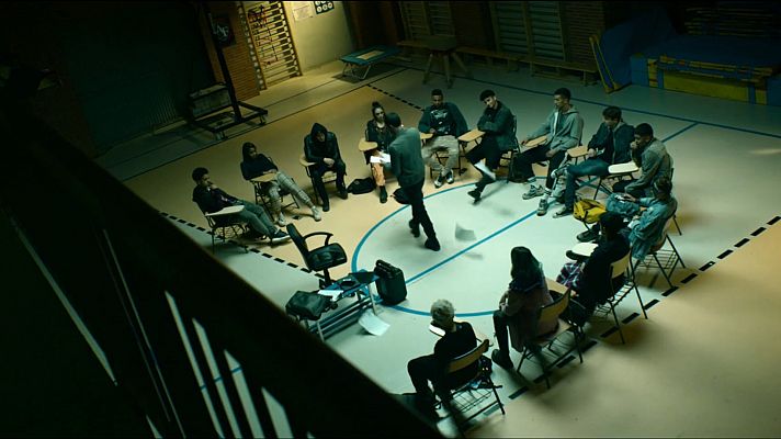 HIT - HIT se reúne con los chicos en el gimnasio