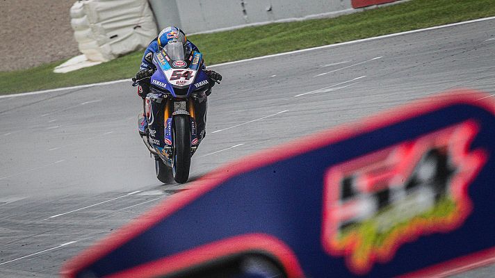  - Razgatlioglu lidera los libres en una jornada pasada por agua