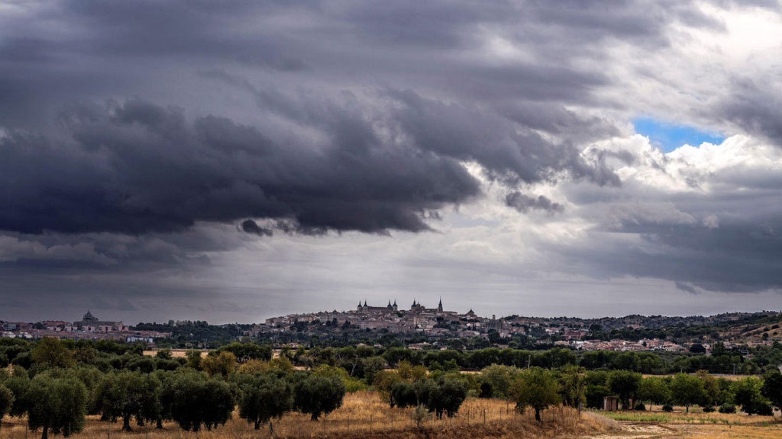 Precipitaciones localmente fuertes o persistentes